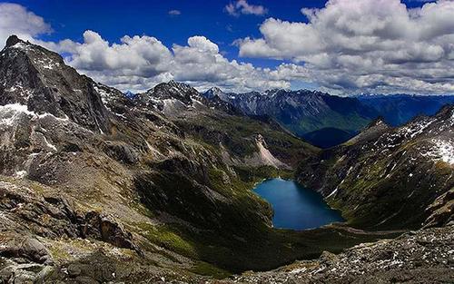 四川九龙猎塔湖水怪未解的谜团：水下三米长庞大怪兽真的存在吗？？