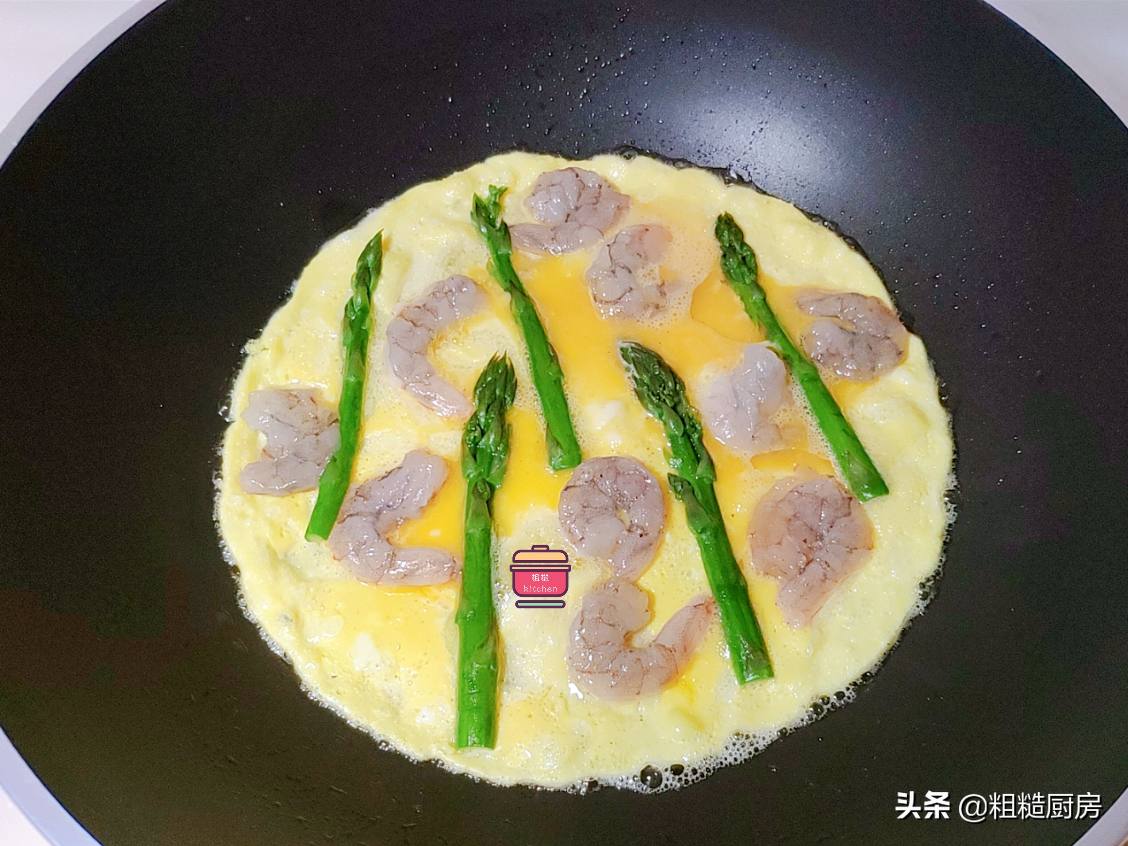 早餐时，别再吃水煮蛋了，学会这5种鸡蛋新吃法，营养美味又简单