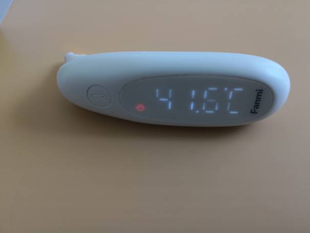 ​迅速、清晰、准确的掌握温度-凡米发光耳温计评测