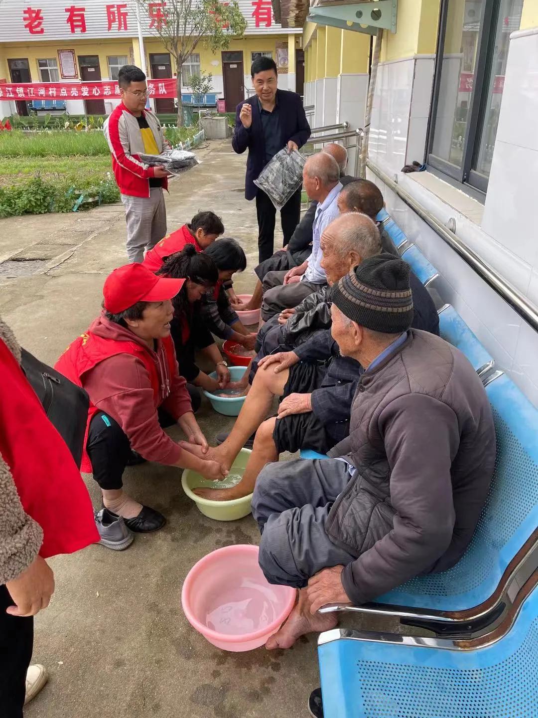 æ¡æå¿å æ±éï¼åæ¯ä¸å¹´éé³è æ¬¢å£°ç¬è¯­æ»¡åº­é¢