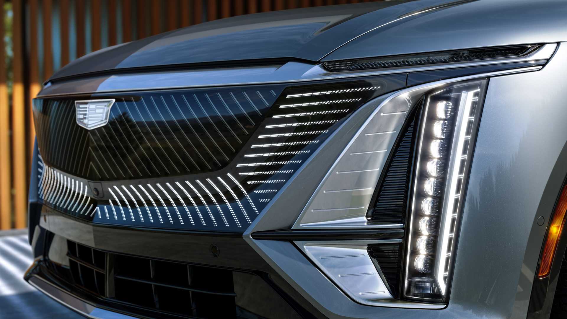 凯迪拉克大电动SUV，美国只卖38万元起，中国该卖多少？