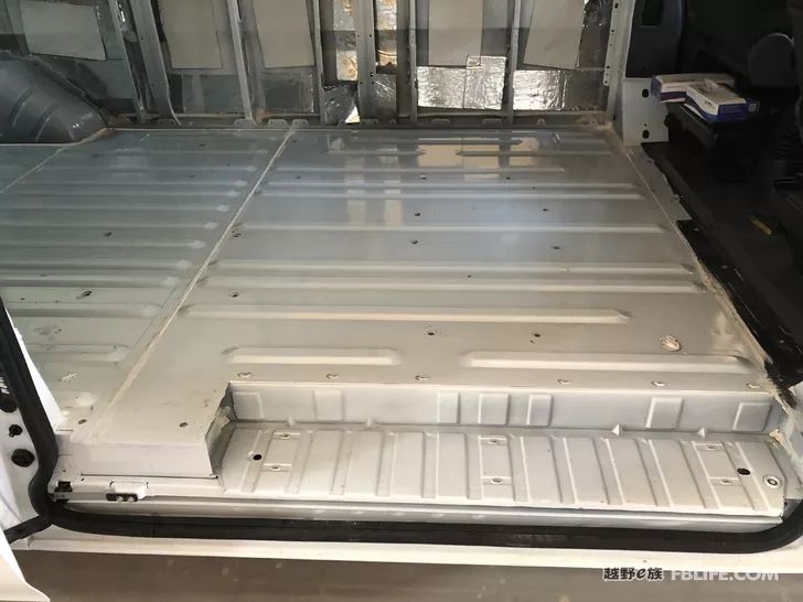 房车中毒颇深，e族车友自改福特全顺新时代（2）