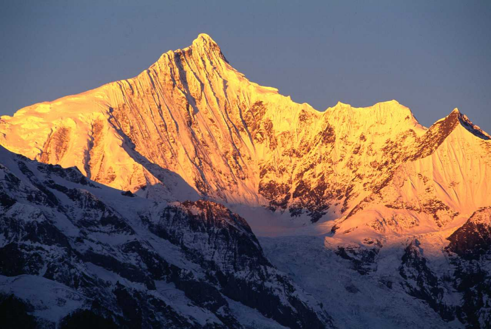 17名登山者神秘失踪，多年后登山日记被发现，里面记录着诡异经过