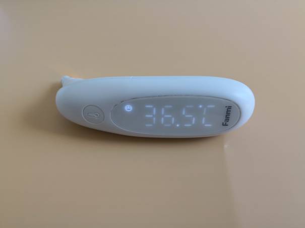​迅速、清晰、准确的掌握温度-凡米发光耳温计评测