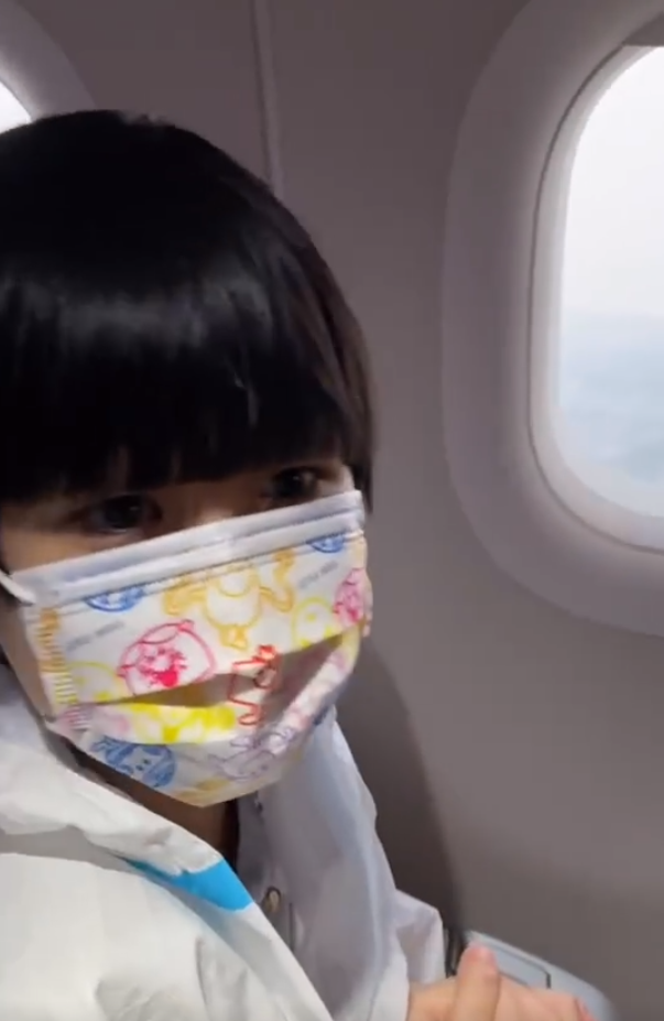 吴尊带全家来中国，晒全家福超温馨，俩孩子表白中国想去迪士尼玩