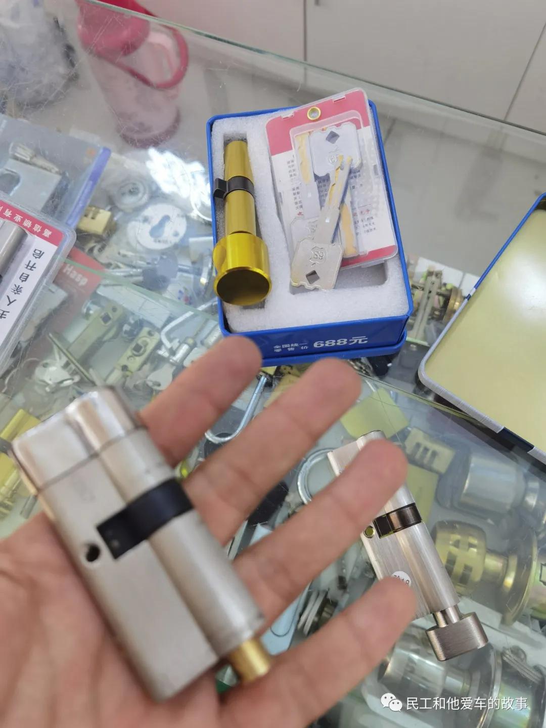 防盗门换锁芯你会了吗？亲测很简单，100元搞定升级C型锁芯