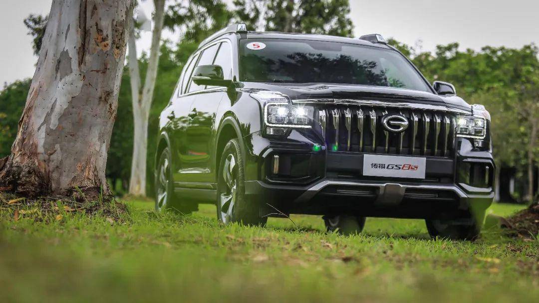 堪称“国产版汉兰达”，5米车长+丰田混动，全新传祺GS8能火吗？