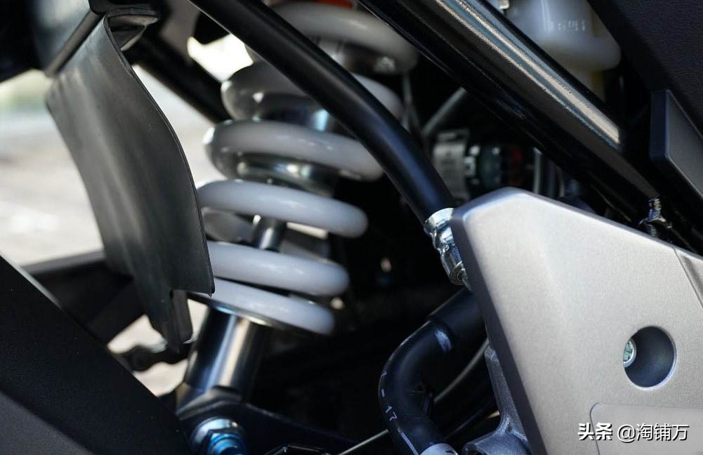 国内最畅销的250“跑车”铃木GSX-250R实拍解析