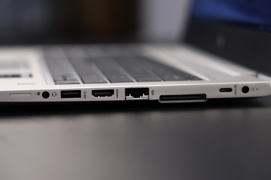 答案当然是elitebook,这个系列当初是与联想thinkpad正面竞争的,虽然