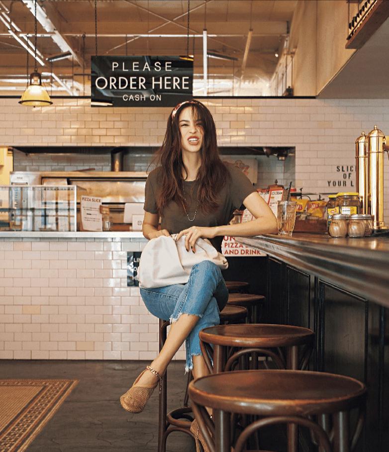 牛仔裤不需要买太多，有这三种颜色就足够，不管多大年纪都能穿