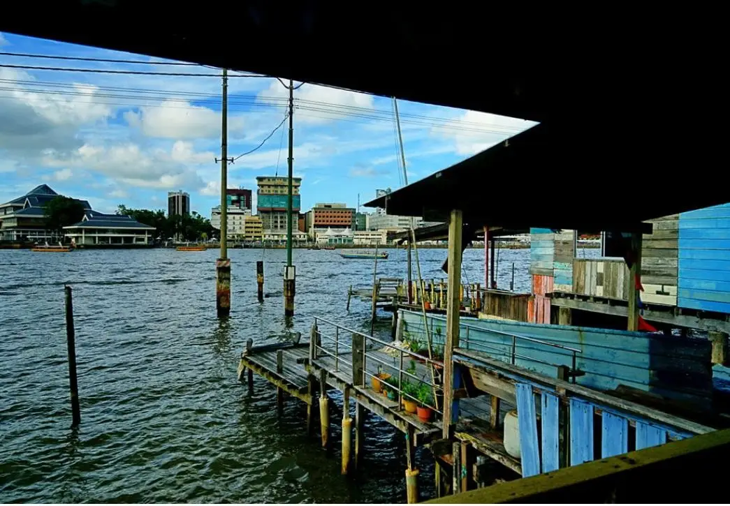 人均GDP世界排名36，这个面积还不如上海的国家，为何如此富裕？