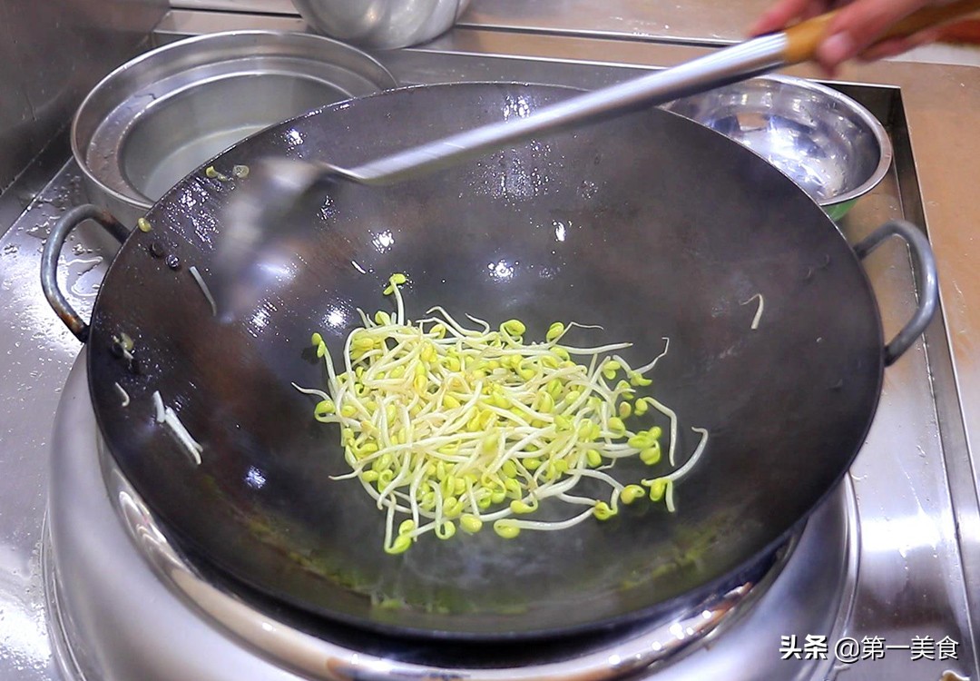 图片[6]-【豆芽炒粉条】做法步骤图总 厨师长教不粘锅做法和诀窍-起舞食谱网