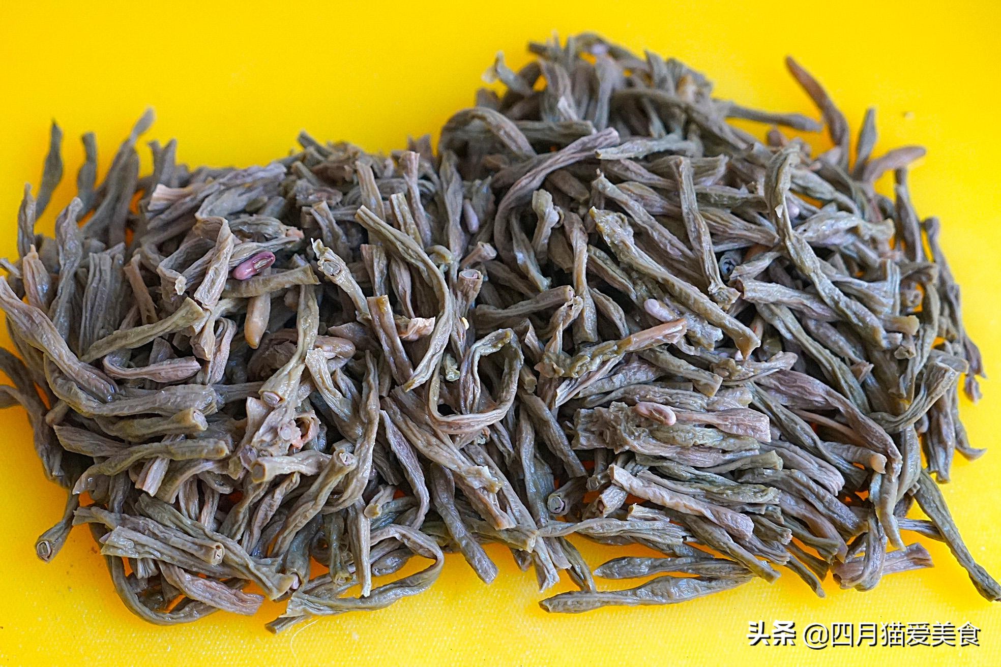 豆角晒干后，和鸡肉这样炖，味道好吃到嗨，我家每周要吃一次