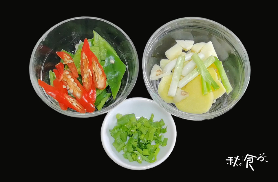 红烧牛肉怎么做，才能肉嫩、汤鲜？这2种料记得加，牛肉又嫩又香