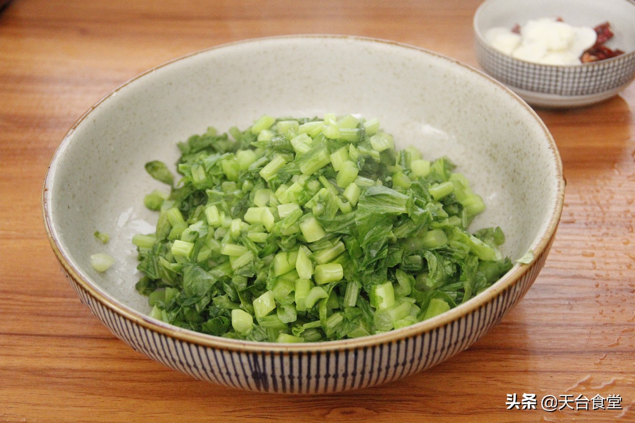 芥菜这样做真好吃，给肉都不换，这一餐我只花了3元钱