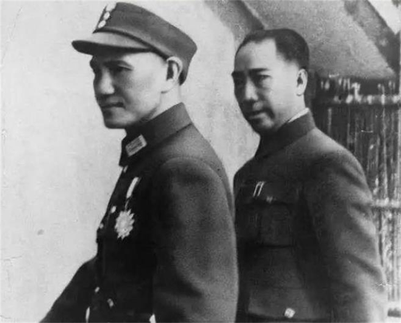 大陆最后3个军统特务，隐姓埋名64年后，在2013年留下一张合影