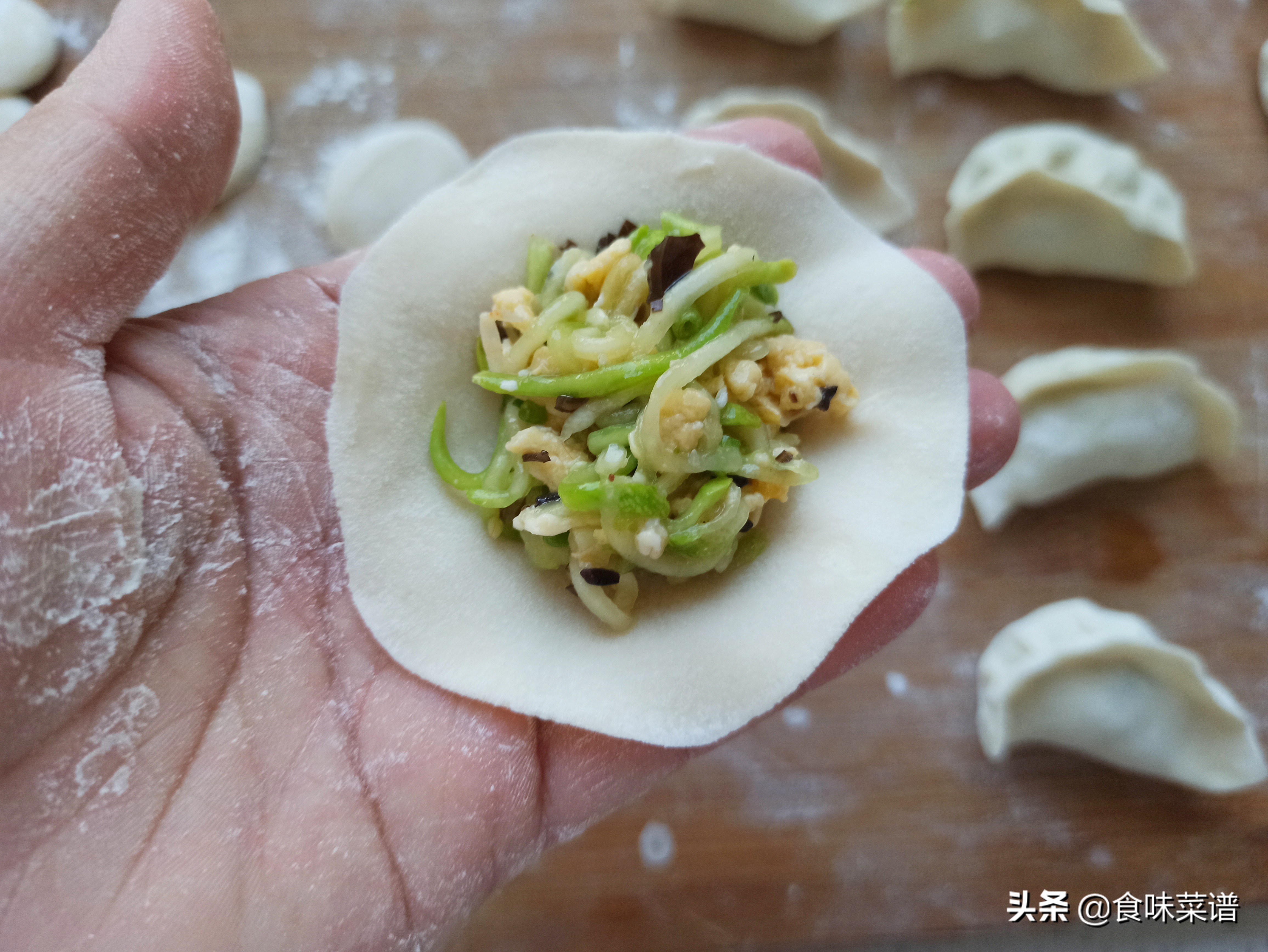 头伏到吃饺子，分享8种饺子馅的调法，有荤有素，鲜嫩营养又多汁