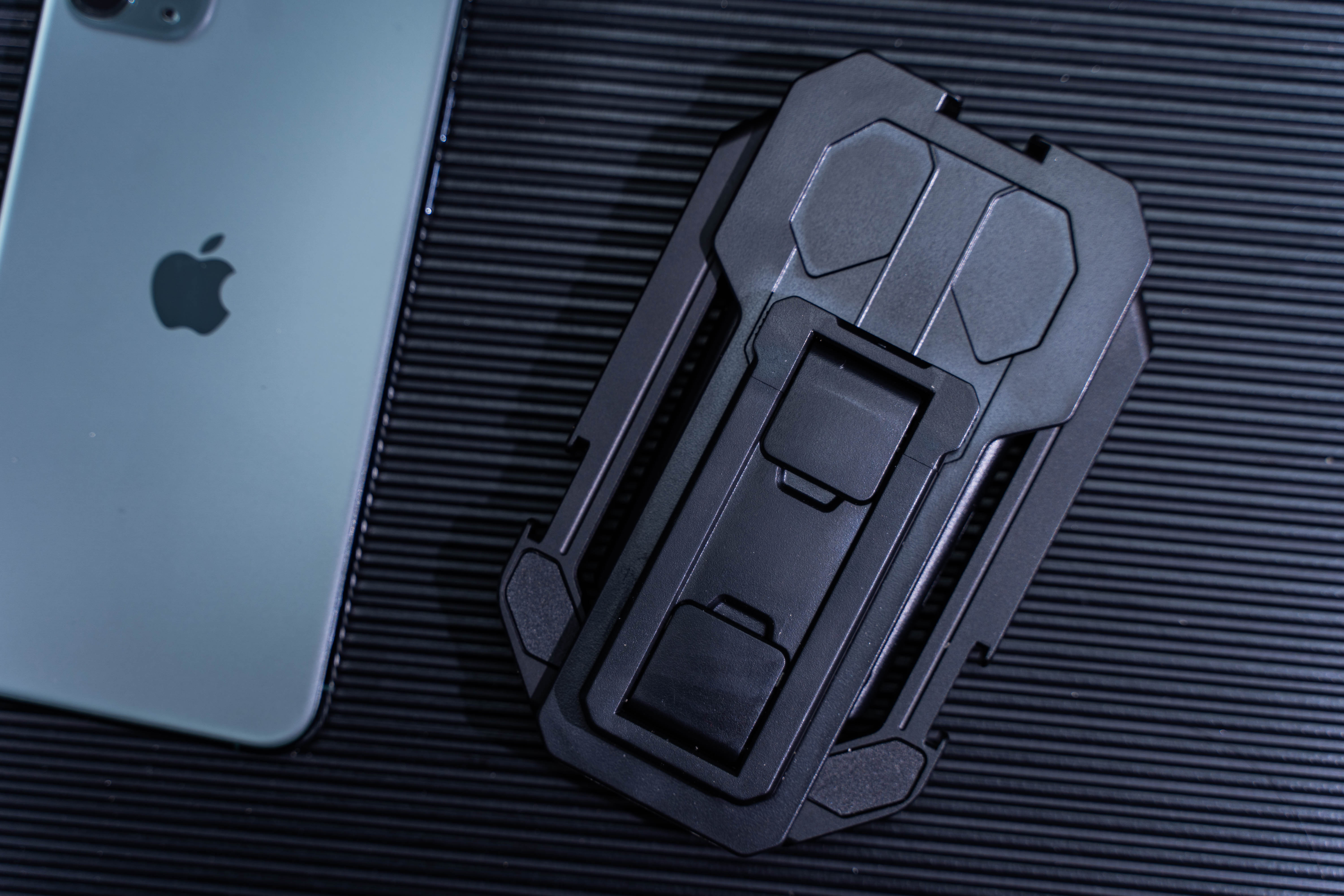 怎么用手机拍出大片？斯莫格手机折叠拓展框为视频创作者助力