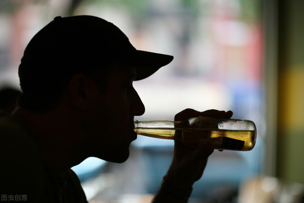 男性喝可乐会影响精子质量吗(喝可乐会导致精子质量欠好吗)