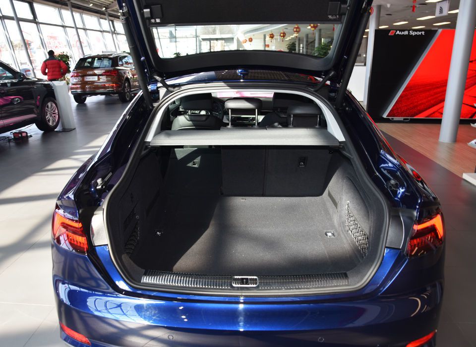 无框车门 溜背造型 到店实拍全新奥迪A5 Sportback