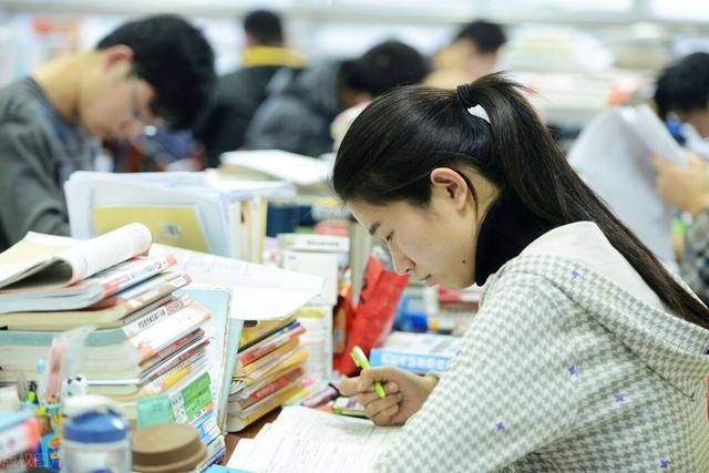 开学季：大专生和本科生考研有什么区别？考研的流程怎么走？