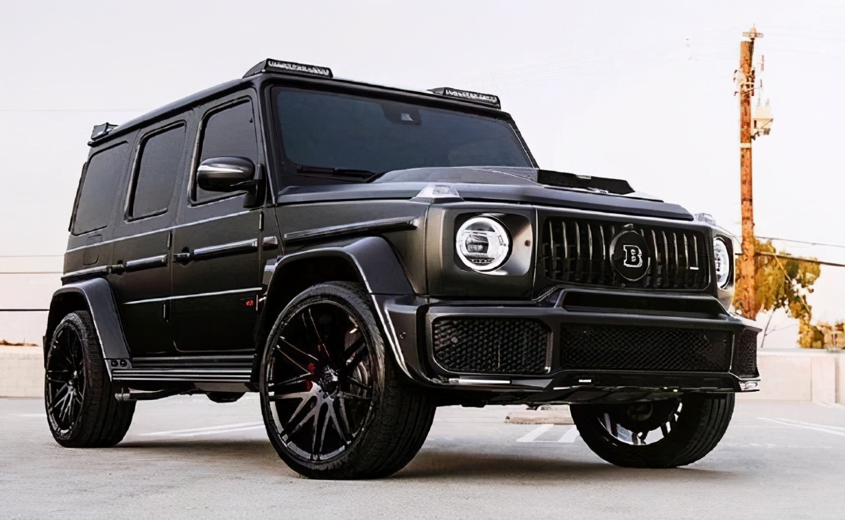 车头挂b字大车标,高达7百匹的奔驰大g,全球限量仅10台
