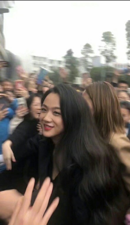 2000块的吹风机好用吗？平价好物干发帽，更适合“年少脱发”的你