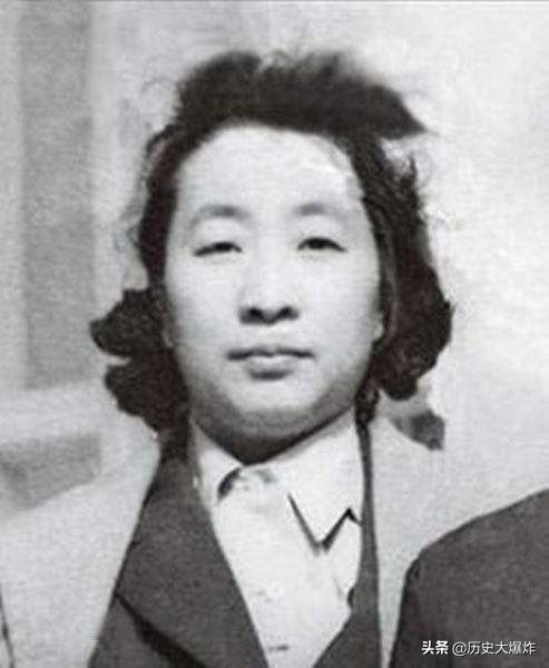 十大元帅的夫人中有四位参加了1955年授衔，而军衔最高的是她