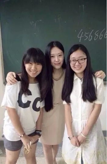 中南大學「辣媽女神」老師走紅，旁聽生站滿教室