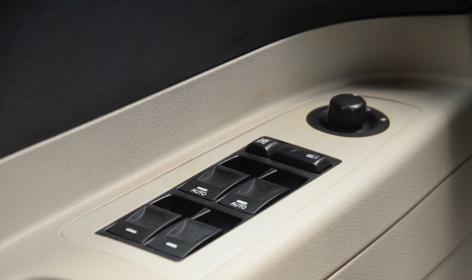 复古、肌肉、典雅——克莱斯勒300C
