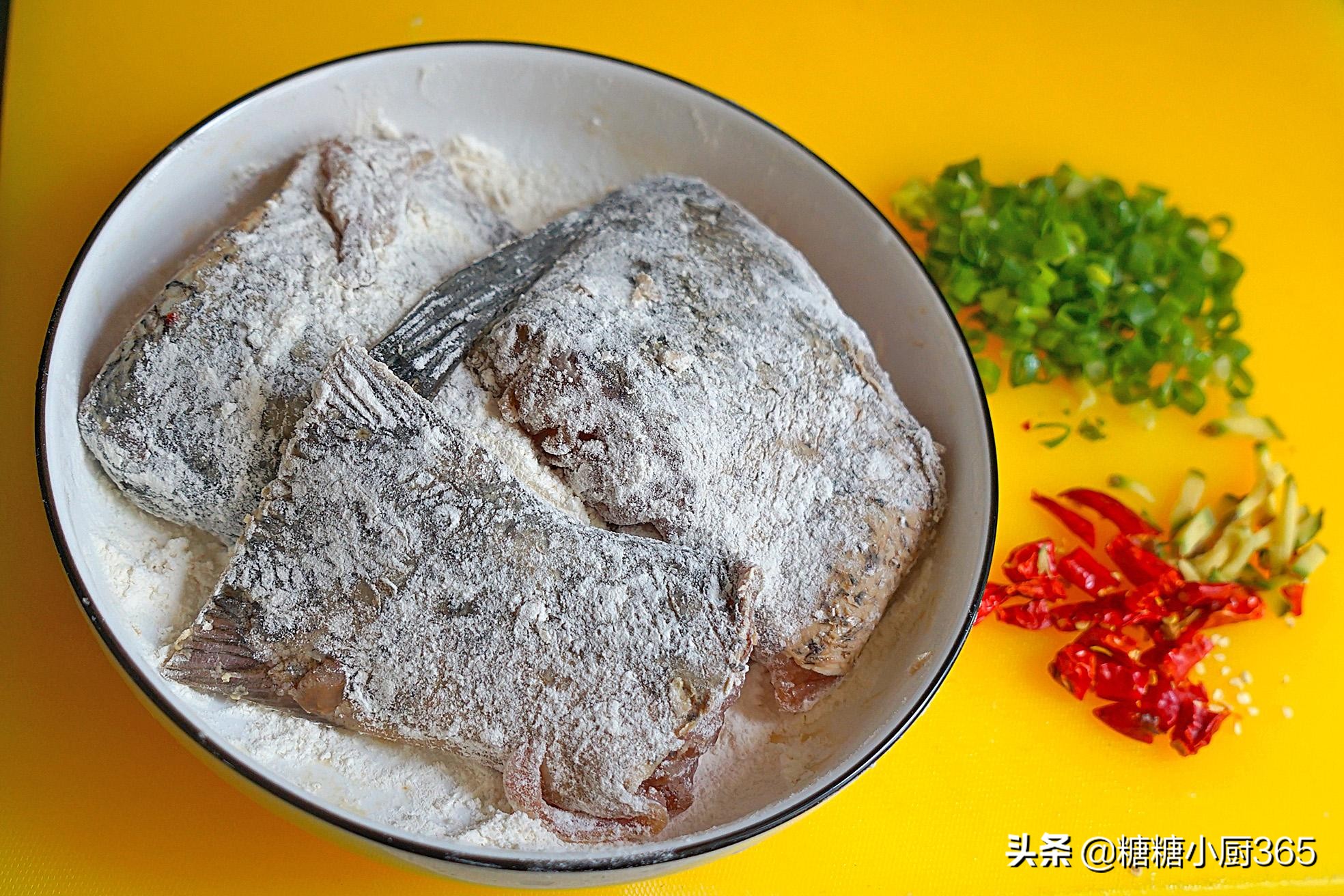 这鱼我从不直接烧，先腌一腌再红烧，比鲜鱼还要下饭，食欲全开