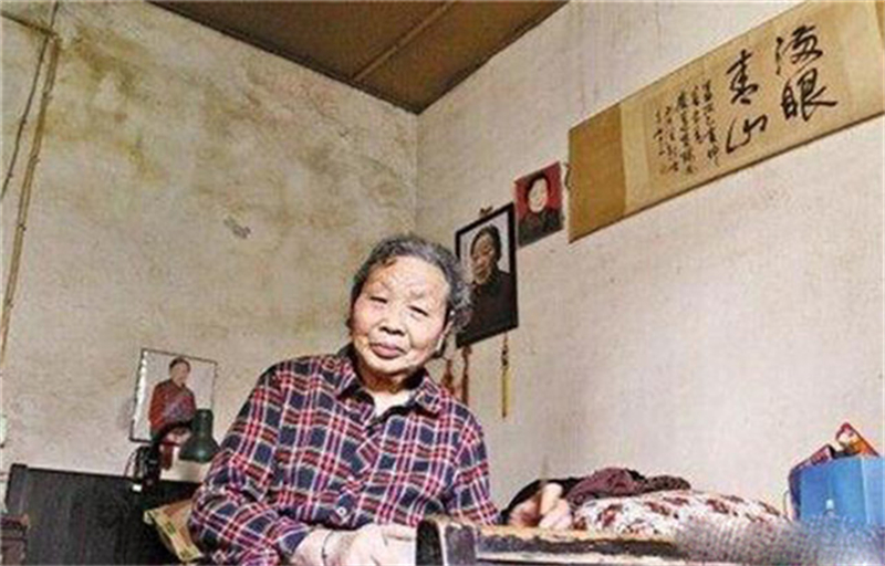 大陆最后3个军统特务，隐姓埋名64年后，在2013年留下一张合影