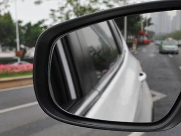缩小盲区，辅助倒车，网红小圆镜真这么有用？