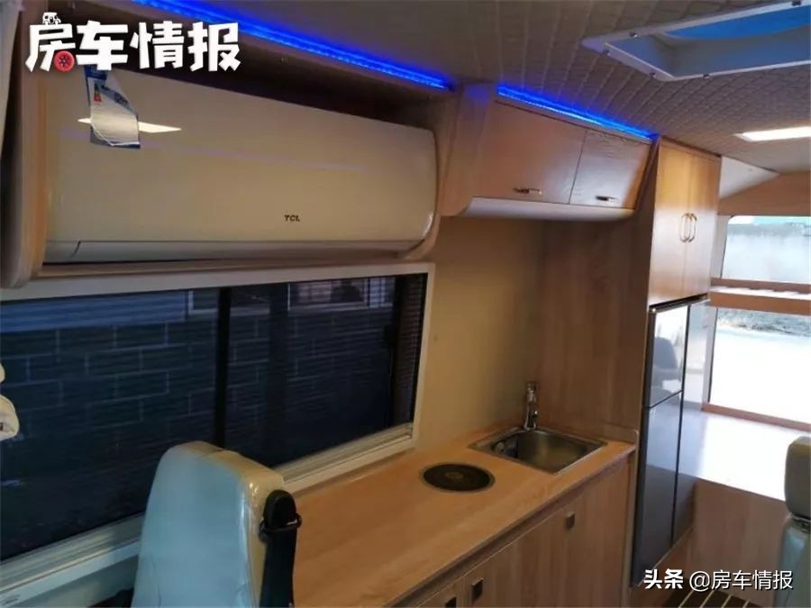 20万出头国六校车底盘房车安全可靠，超大空间3张床，C2本能开