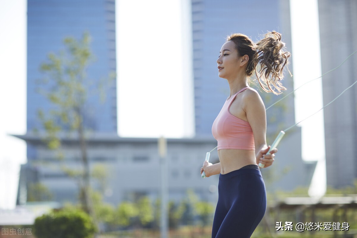 经常久坐容易形成小肚子，教你4种调节方法，轻松消除下腹部赘肉