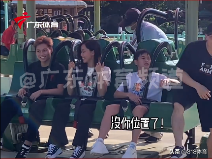 宠溺!全红婵谢思埸睁大双眼玩过山车,何教练:他们不是惧怕是训练