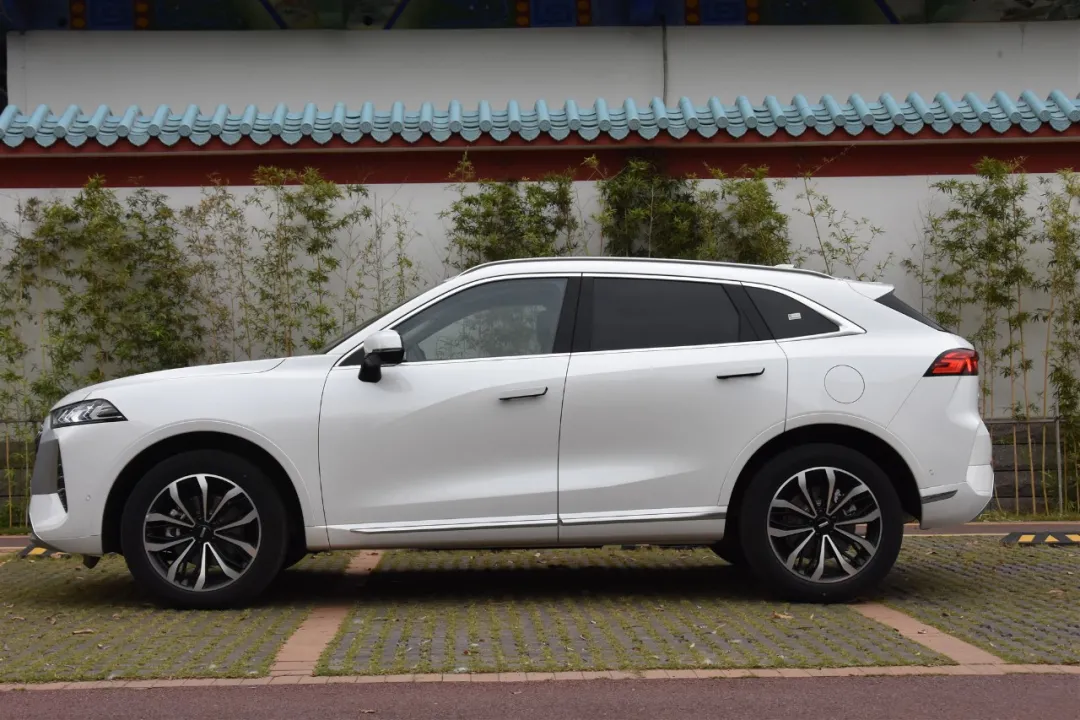 试驾：WEY摩卡，它挑战豪华品牌SUV