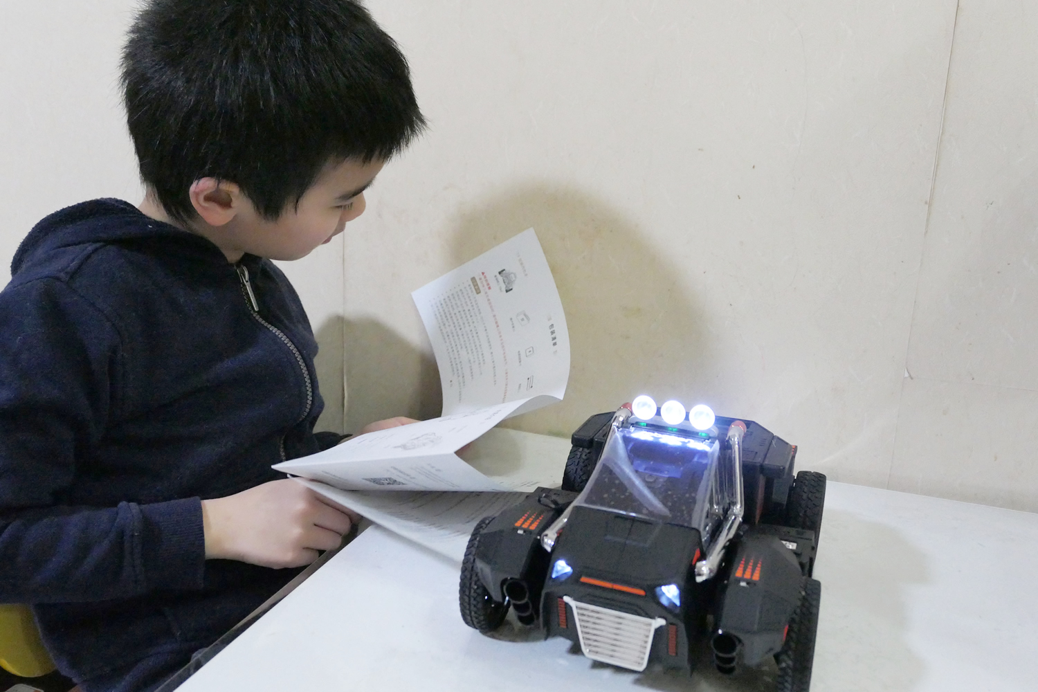 游戏编程两不误：让孩子爱不释手的星际特工T9机器人