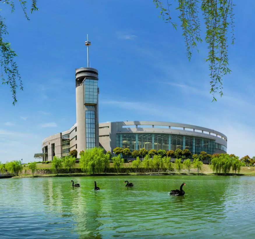 互联网不止是技术！他说，把互联网当“人造资源”能看到更多可能