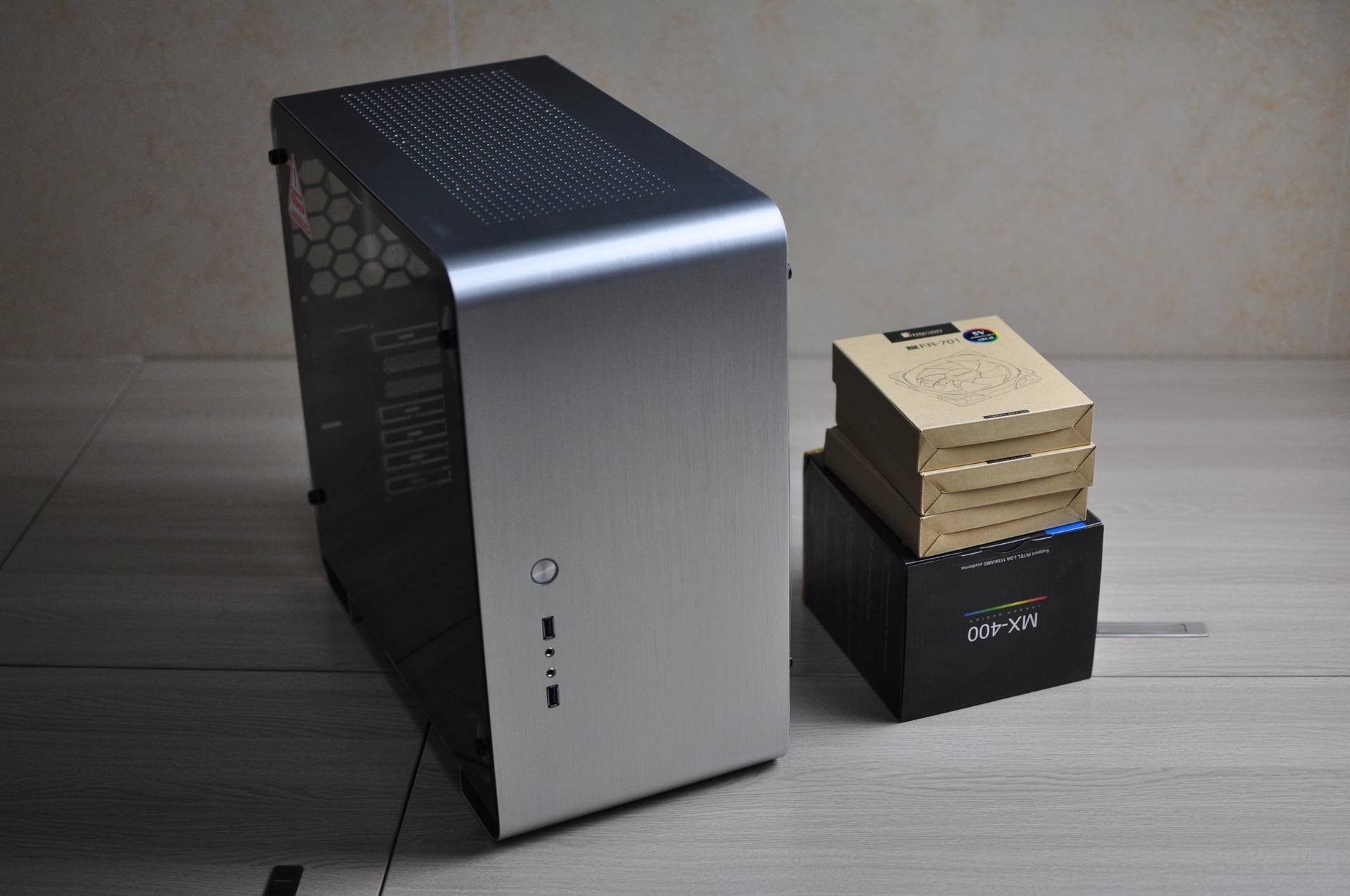 迷恋却买不起mac pro,我把家里的电脑换了个银色新机箱