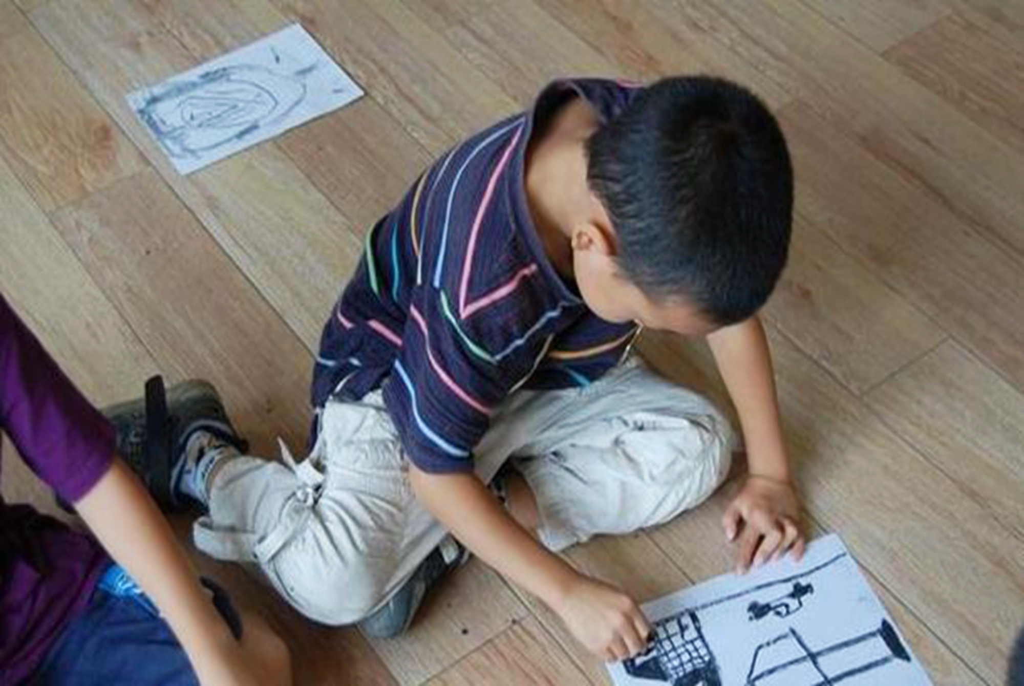 小学生“画妈妈睡姿”走红，老师笑评，真爱还是偷工减料一目了然