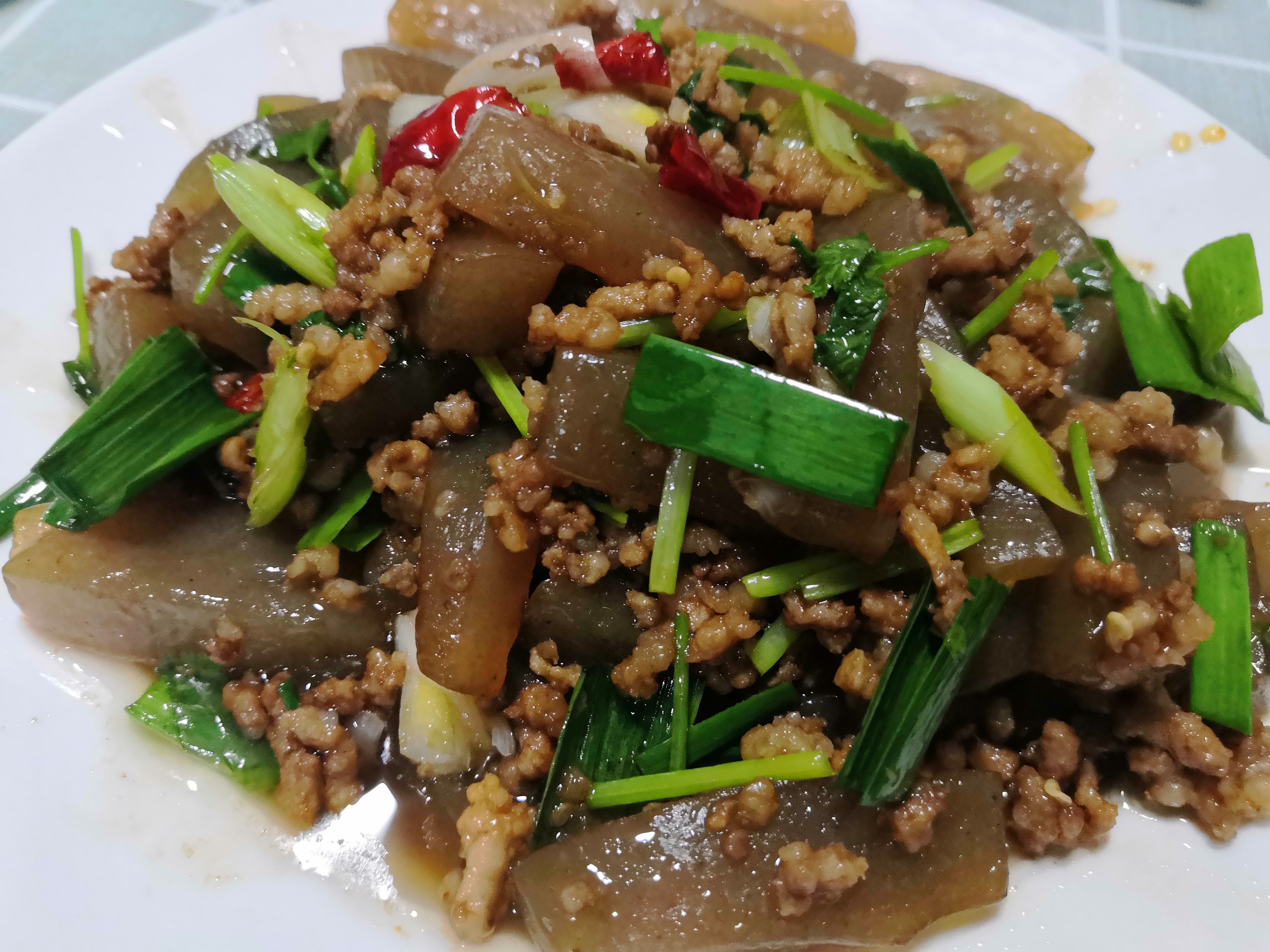 魔芋豆腐不要再烧鸭子了，这样炒，一顿能吃两碗饭：太香了
