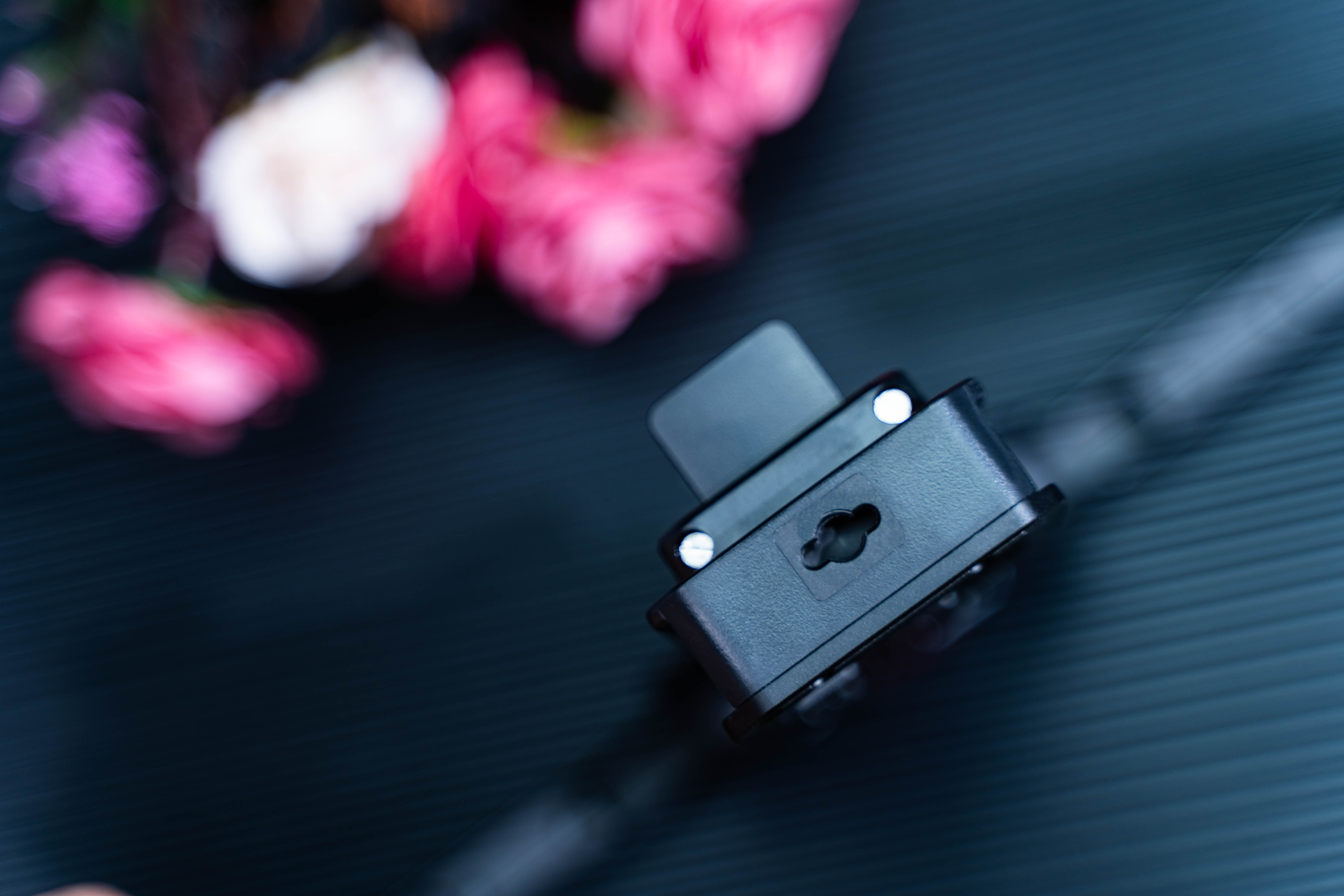 怎么用手机拍出大片？斯莫格手机折叠拓展框为视频创作者助力