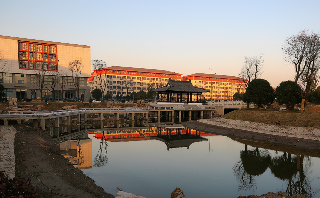 扬州大学广陵学院(喜报) 