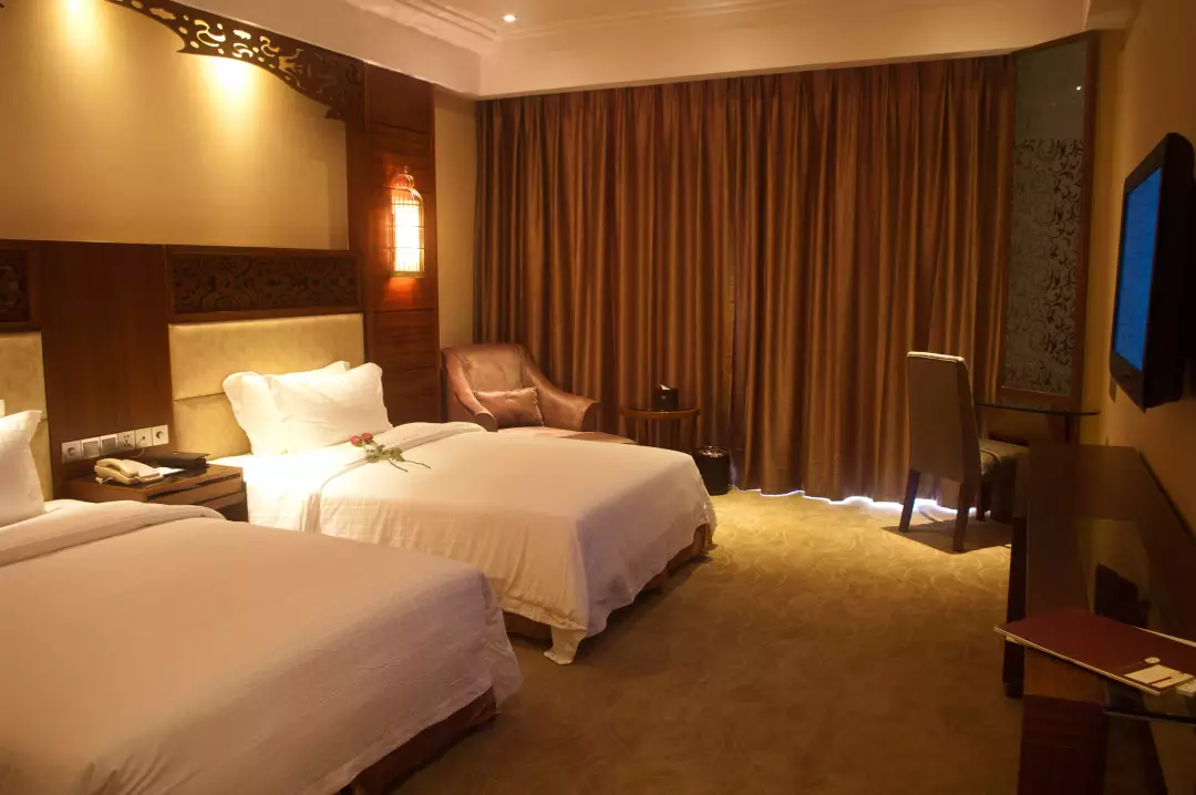 长沙到凤凰古城旅游攻略自由行(长沙张家界凤凰古城自由行攻略)