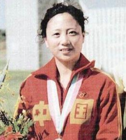 吴小旋：中国第一个女奥运冠军，留学后离开祖国，举家搬迁美国