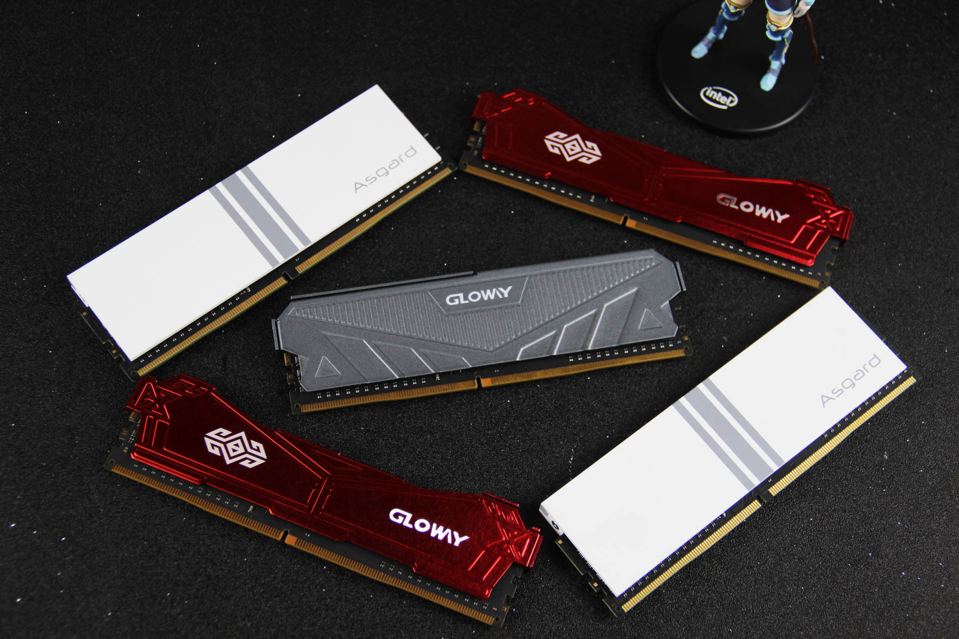 圣洁白机箱怎能缺少白内存？阿斯加特女武神指明方向