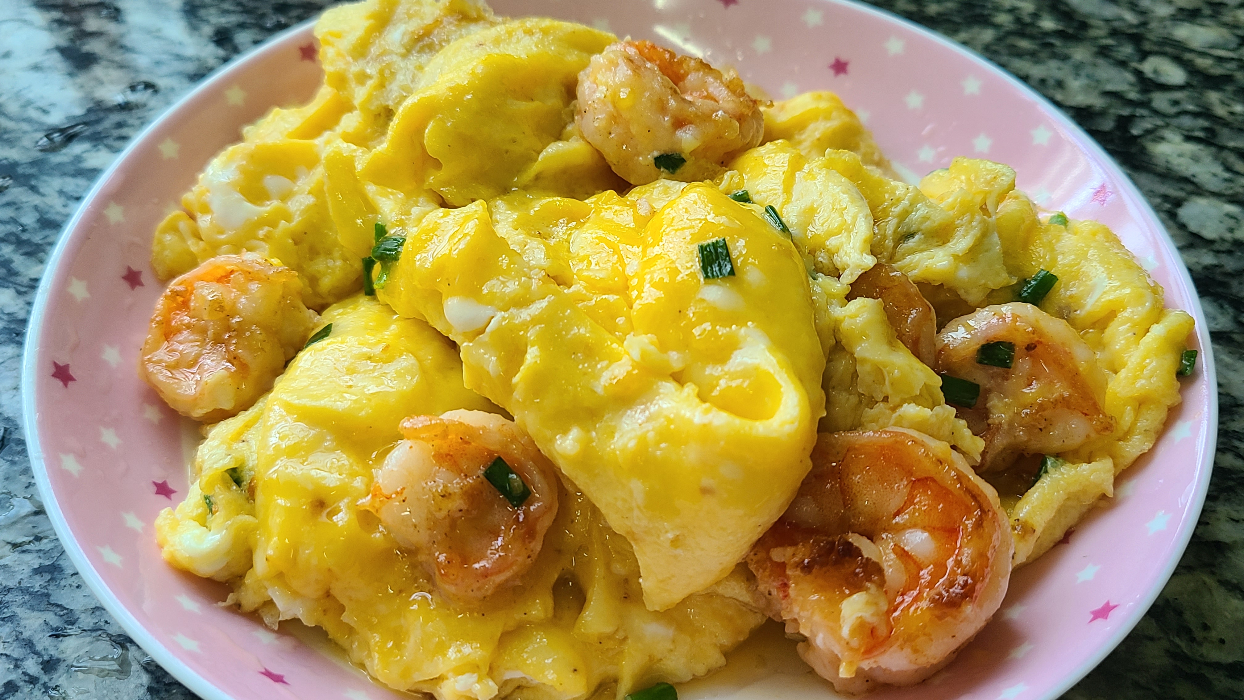 虾仁滑蛋，教你这个广东做法，嫩滑美味，每次做都很好吃