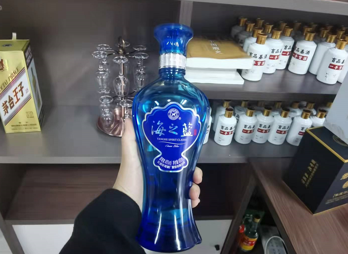 买白酒，认准瓶身“5个字”,不管多便宜，都是纯粮好酒