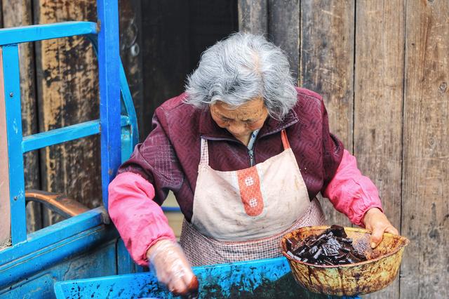 苏州有个丝绸古镇：去那里品尝流传了百年甚至千年的江南小吃